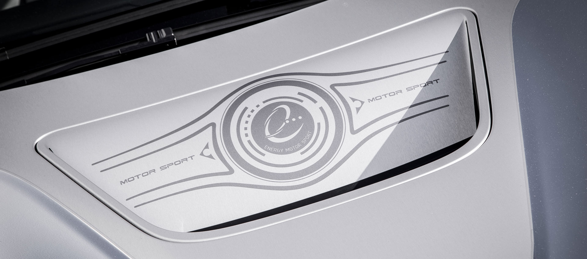 BMW i8 silver wrapping12